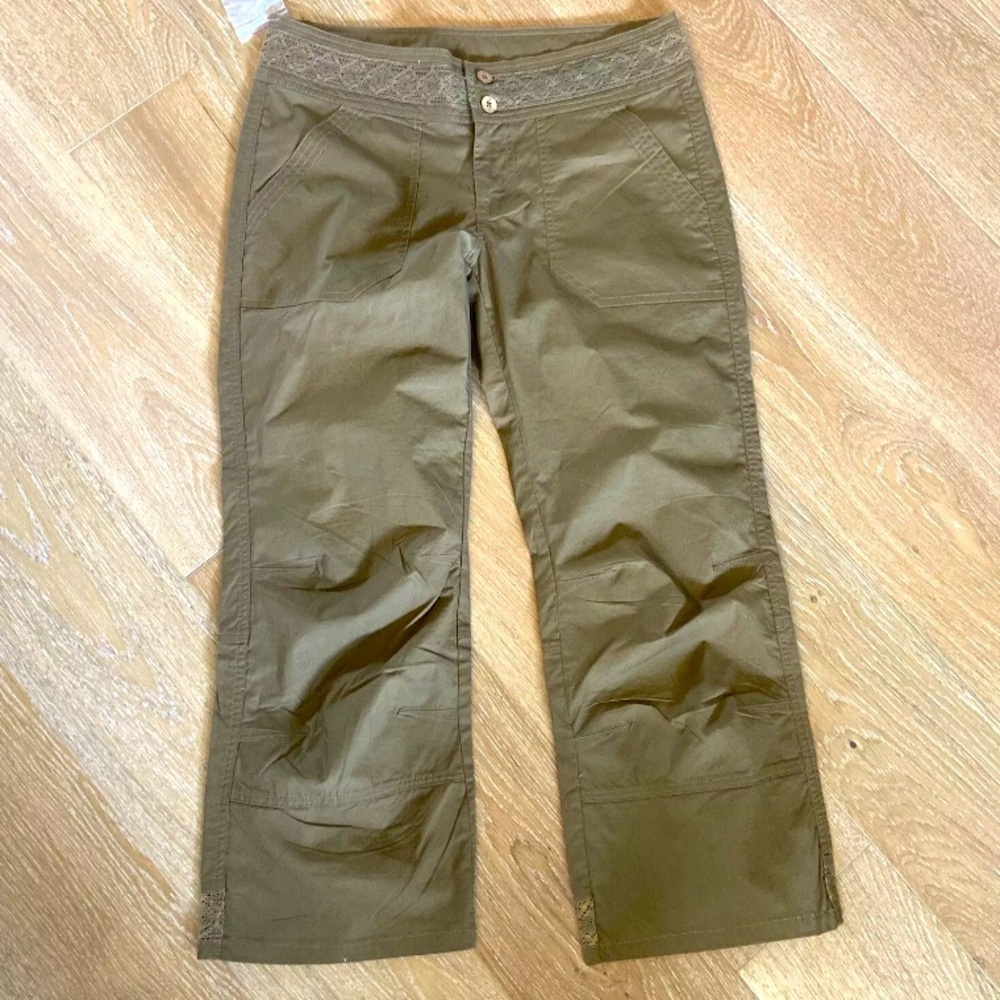 LIKE NEW Kuhl Capris with Crochet Trim!